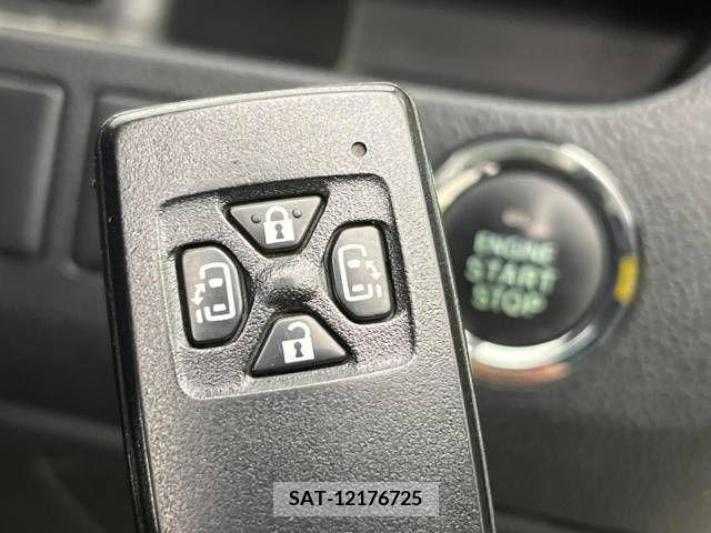 Toyota VOXY 2013-11 289009-7