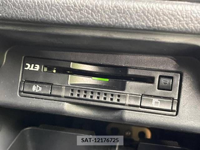 Toyota VOXY 2013-11 289009-6