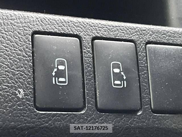 Toyota VOXY 2013-11 289009-3