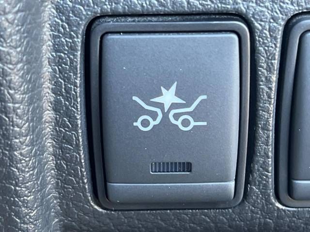 Nissan ELGRAND 2019-03 185658-6