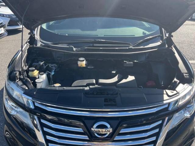 Nissan ELGRAND 2019-03 185658-19
