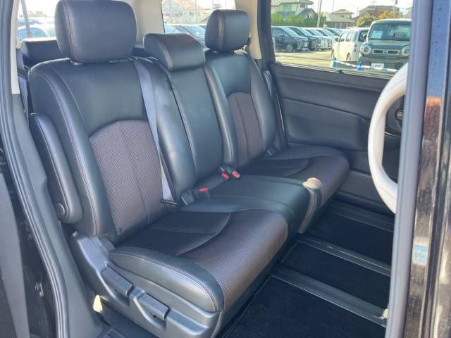Nissan ELGRAND 2019-03 185658-9