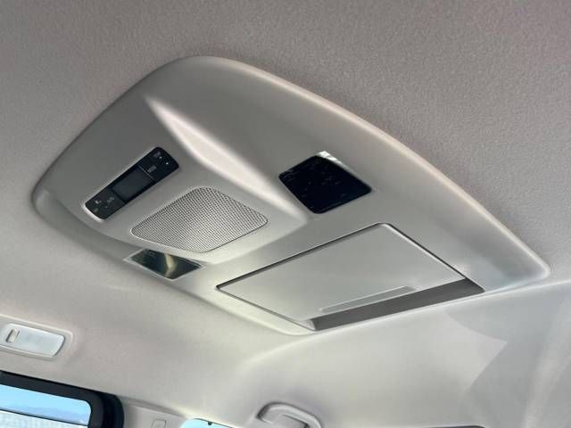 Nissan ELGRAND 2019-03 185658-4