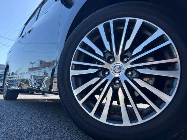 Nissan ELGRAND 2019-03 185658-14