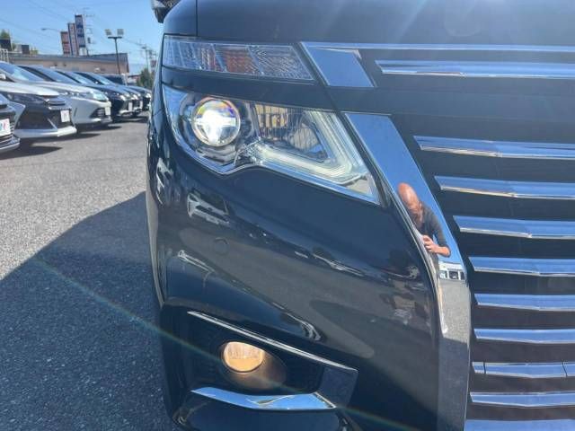 Nissan ELGRAND 2019-03 185658-13