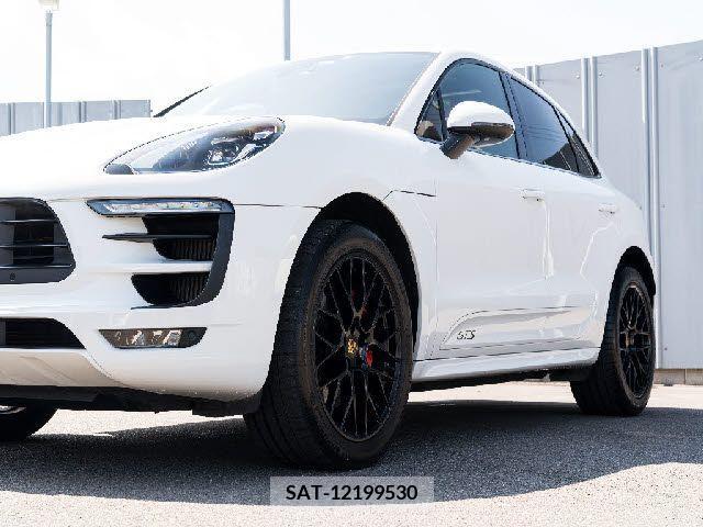 Porsche MACAN 2017-10 366249-10