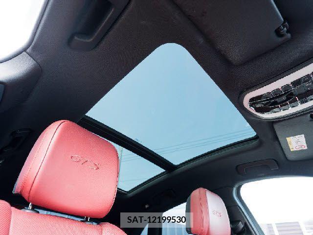 Porsche MACAN 2017-10 366249-8