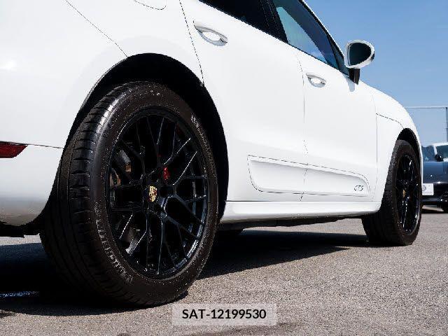 Porsche MACAN 2017-10 366249-14