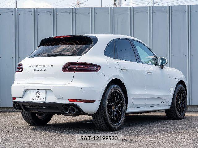 Porsche MACAN 2017-10 366249-4