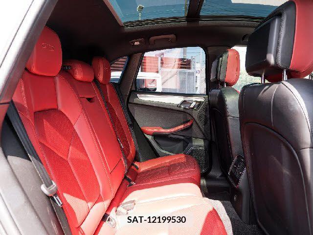 Porsche MACAN 2017-10 366249-26