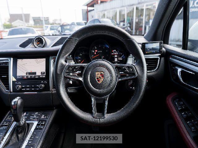 Porsche MACAN 2017-10 366249-22