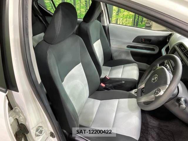 Toyota AQUA 2013-03 379877-8