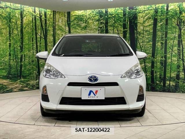 Toyota AQUA 2013-03 379877-14
