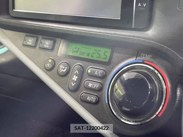Toyota AQUA 2013-03 379877-6