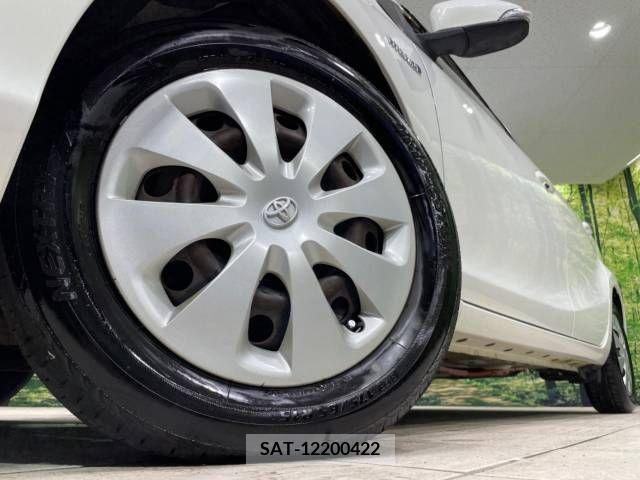 Toyota AQUA 2013-03 379877-13