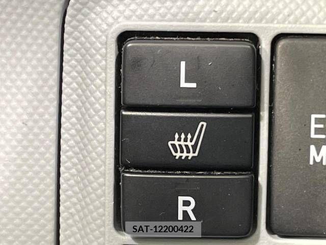 Toyota AQUA 2013-03 379877-4