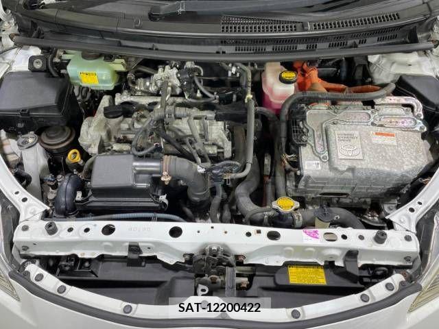 Toyota AQUA 2013-03 379877-19
