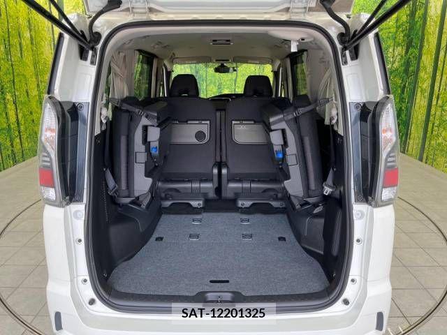 Nissan SERENA 2018-03 241764-11