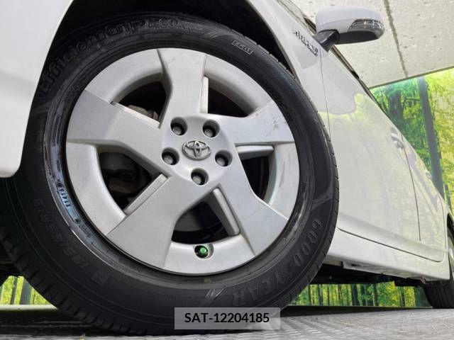 Toyota PRIUS 2011-10 202310-13