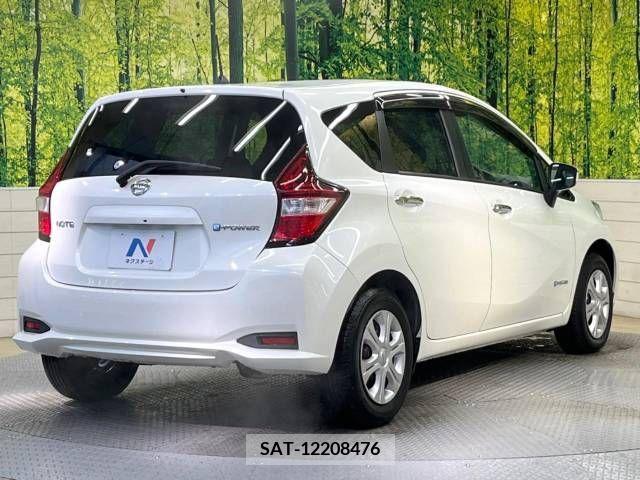 Nissan NOTE 2018-01 214733-17