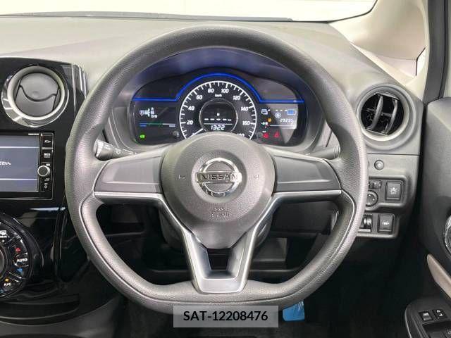 Nissan NOTE 2018-01 214733-11
