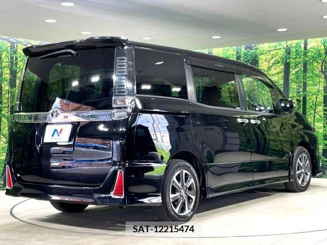Toyota VOXY 2017-11 370318-17