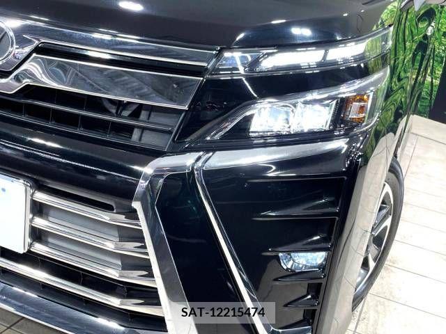 Toyota VOXY 2017-11 370318-12