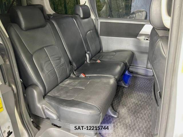Toyota VOXY 2009-08 352053-4