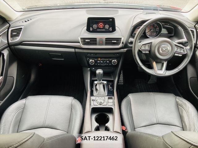 Mazda AXELA 2017-09 261523-18