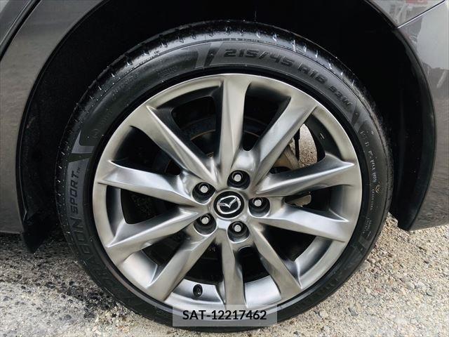 Mazda AXELA 2017-09 261523-16