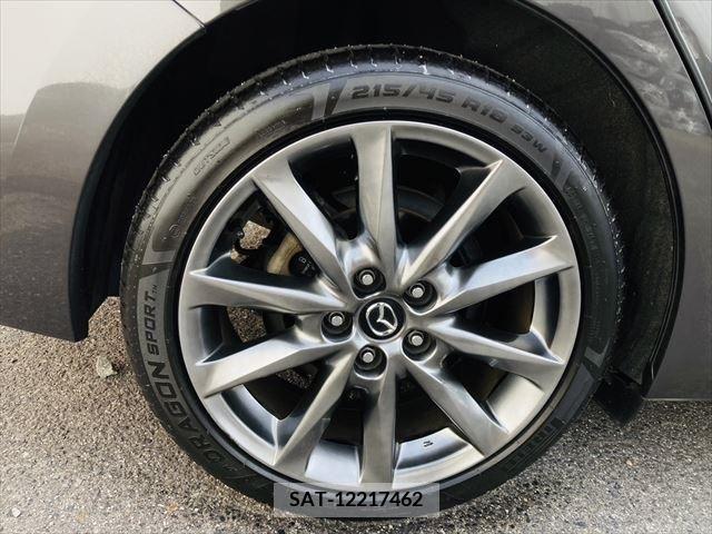 Mazda AXELA 2017-09 261523-15