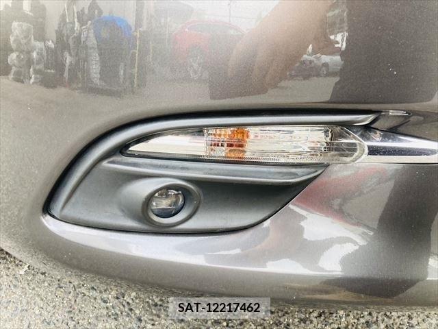 Mazda AXELA 2017-09 261523-11