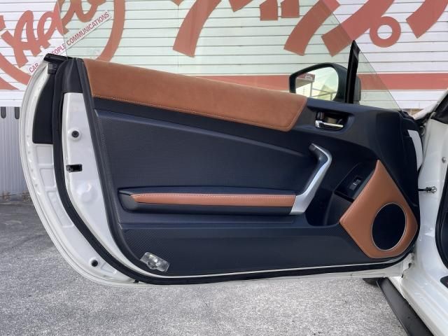 Toyota 86 2017-08 194296-28