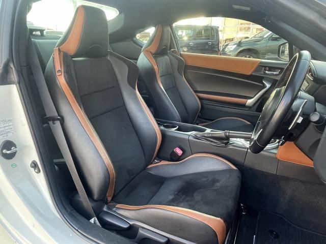 Toyota 86 2017-08 194296-12