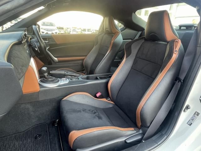 Toyota 86 2017-08 194296-15