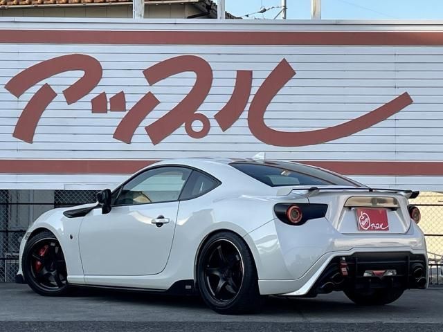 Toyota 86 2017-08 194296-7