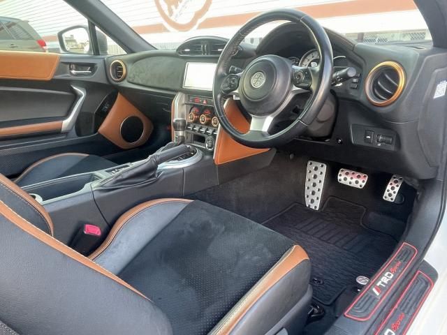 Toyota 86 2017-08 194296-13