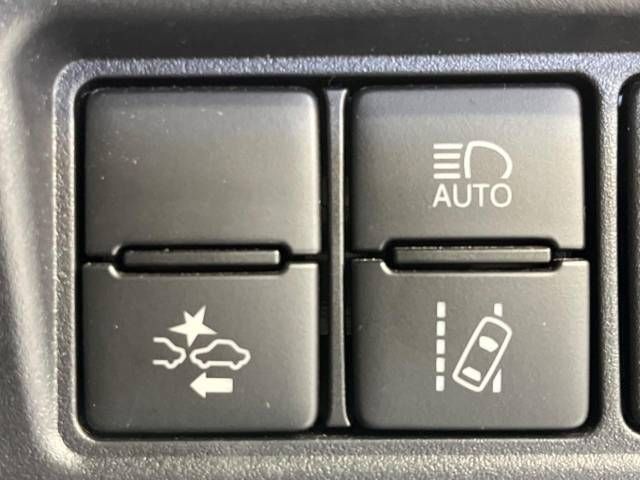 Toyota VOXY 2021-01 8895-5