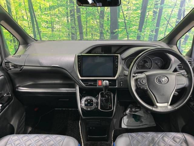 Toyota VOXY 2021-01 8895-1