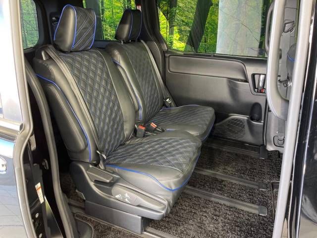 Toyota VOXY 2021-01 8895-11