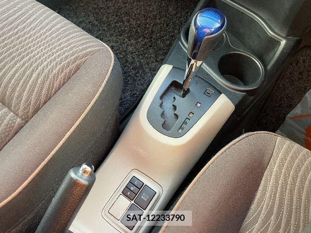 Toyota AQUA 2013-03 373461-11