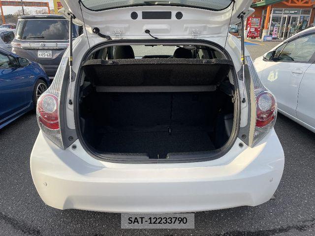 Toyota AQUA 2013-03 373461-6