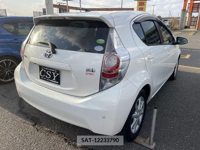 Toyota AQUA 2013-03 373461-2