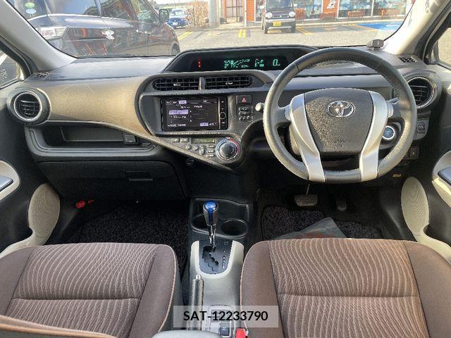 Toyota AQUA 2013-03 373461-3