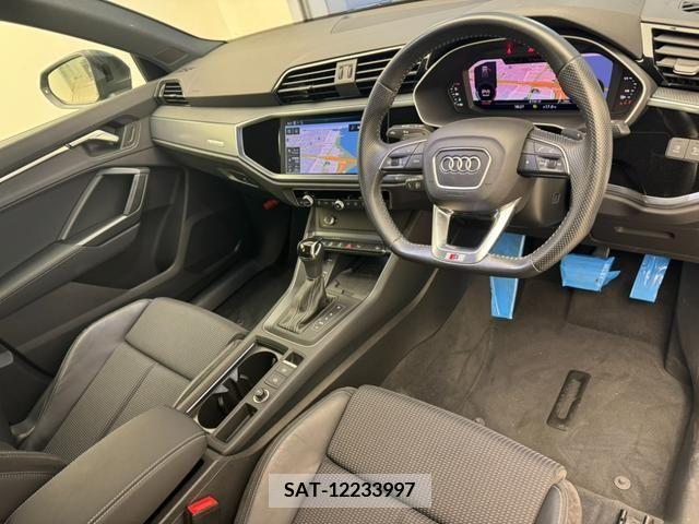 Audi Q3 2021-03 292808-7