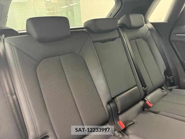 Audi Q3 2021-03 292808-14