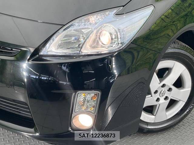Toyota PRIUS 2010-10 282163-11