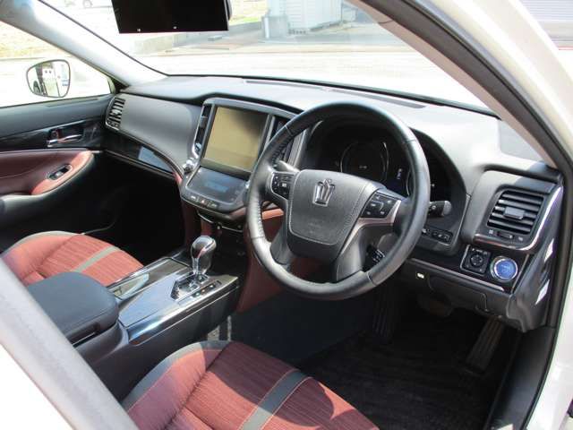 Toyota CROWN SEDAN 2013-06 190955-8