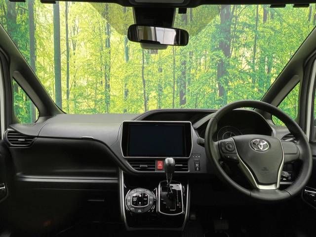 Toyota VOXY 2018-12 23836-1