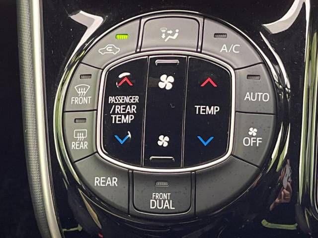 Toyota VOXY 2018-12 23836-6